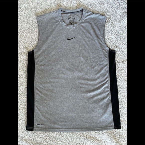 Nike Pro Dri-FIT tank - Picture 2 of 4